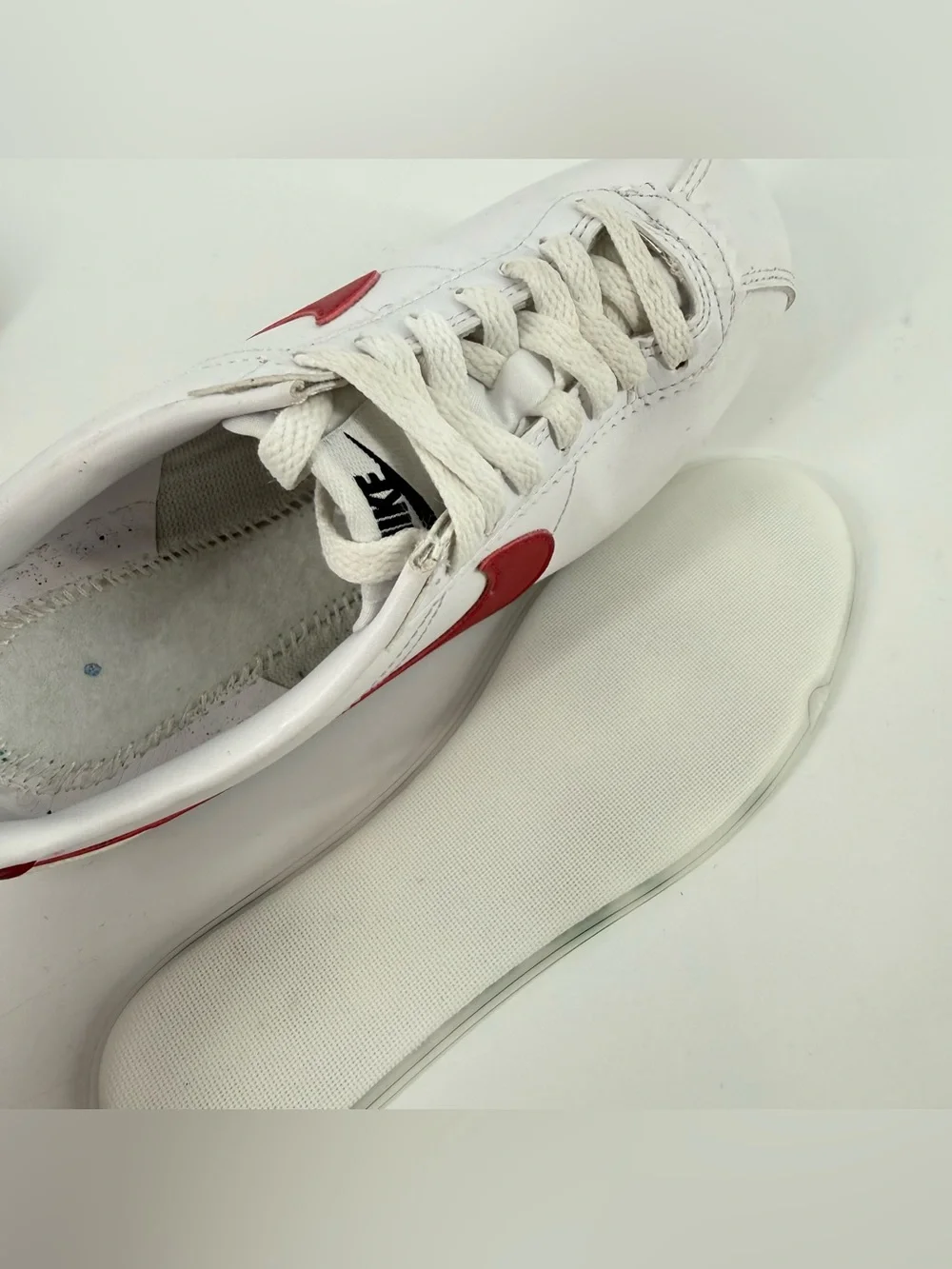 Nike Classic Cortez Sneakers Womens Size 6.5 White Leather Red Blue 807471 103